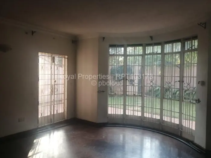 Townhouse/Cluster for Sale in Harare City Centre, Harare