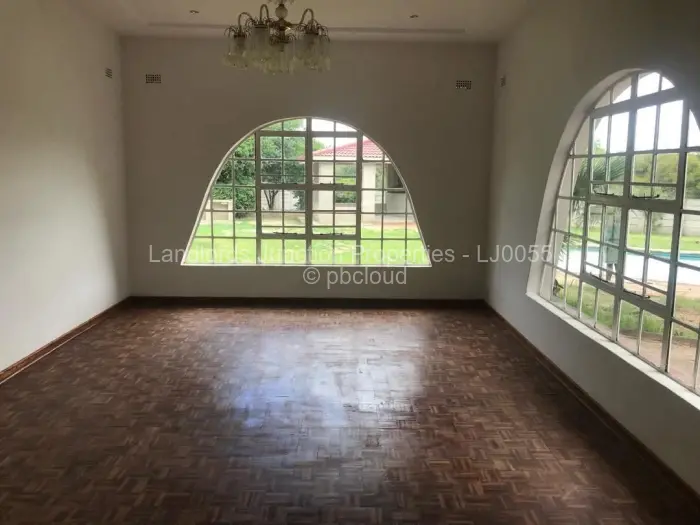 5 Bedroom House for Sale in Kumalo, Bulawayo