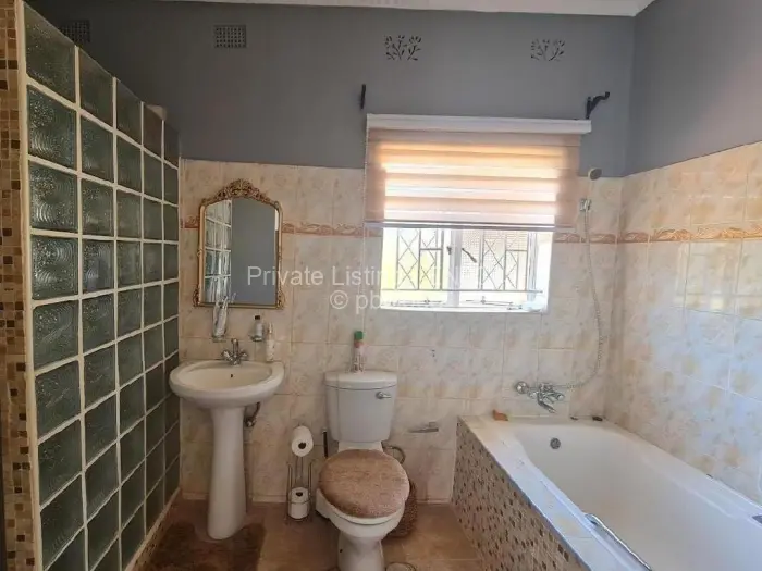 4 Bedroom House to Rent in Vainona