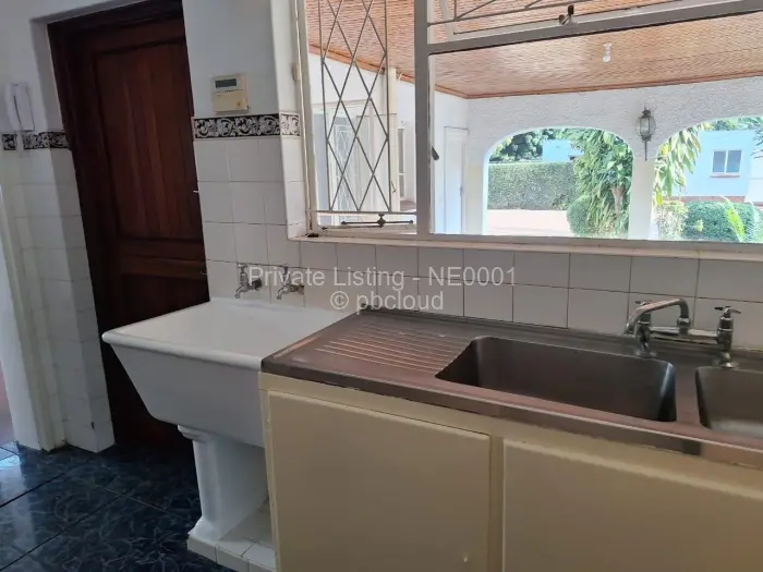 4 Bedroom House to Rent in Alexandra Park