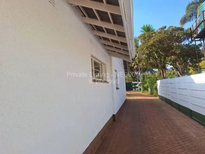 4 Bedroom House to Rent in Alexandra Park