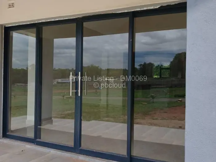 Townhouse/Complex/Cluster to Rent in Borrowdale, Harare