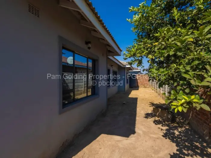 4 Bedroom House for Sale in Madokero Estates, Harare