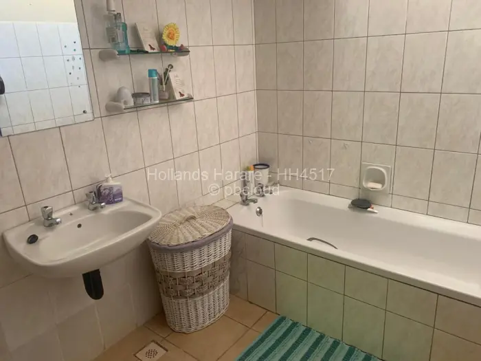 Townhouse/Complex/Cluster to Rent in Borrowdale Brooke