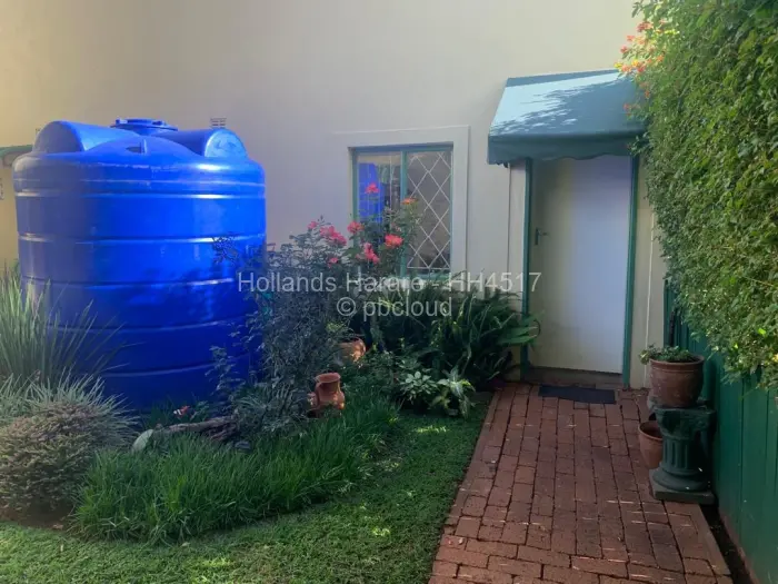 Townhouse/Complex/Cluster to Rent in Borrowdale Brooke
