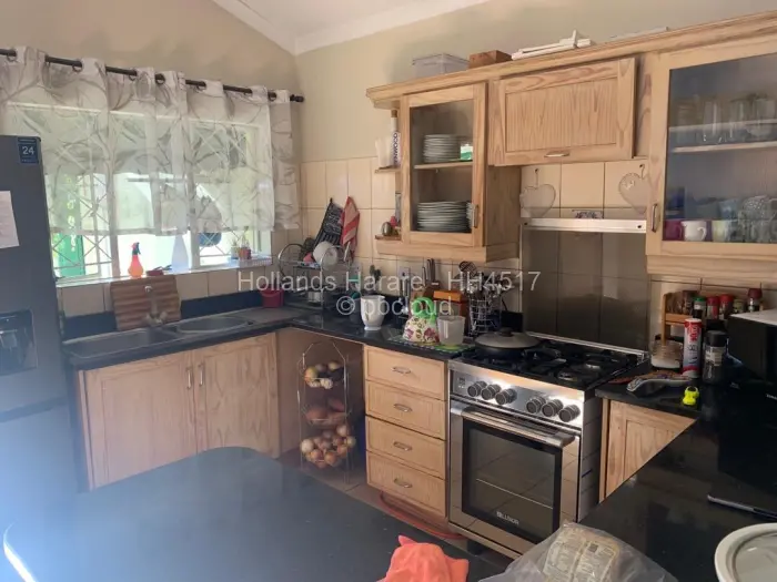 Townhouse/Complex/Cluster to Rent in Borrowdale Brooke