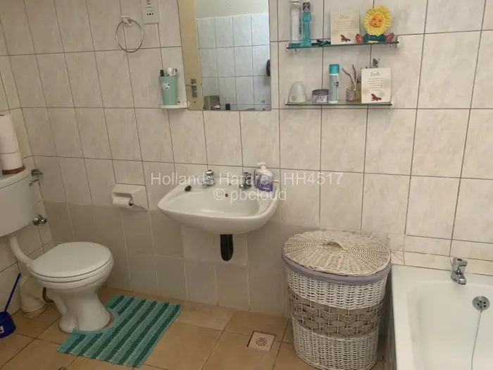 Townhouse/Complex/Cluster to Rent in Borrowdale Brooke