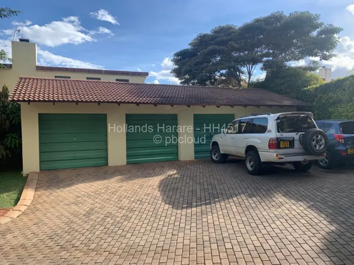 Townhouse/Complex/Cluster to Rent in Borrowdale Brooke