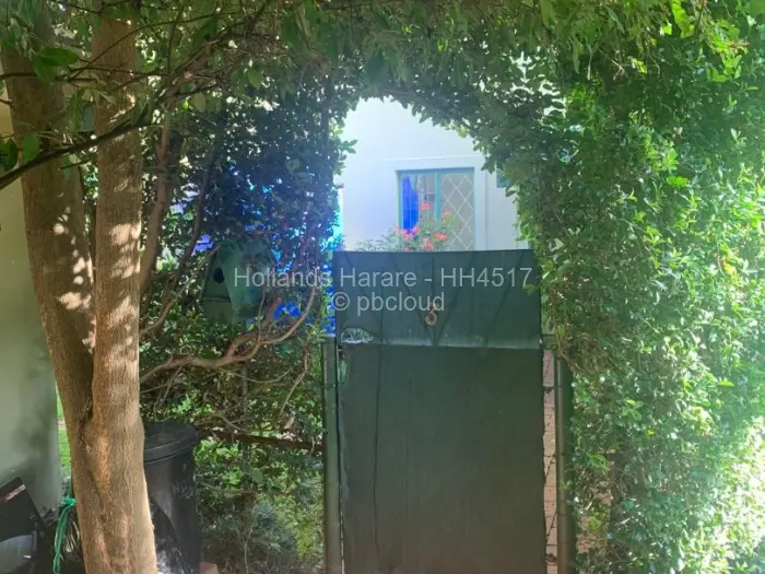 Townhouse/Complex/Cluster to Rent in Borrowdale Brooke