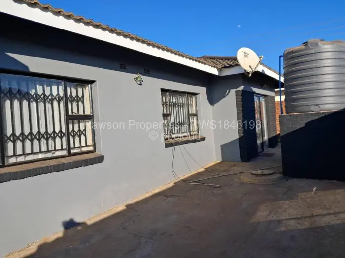 4 Bedroom House for Sale in Madokero Estates, Harare