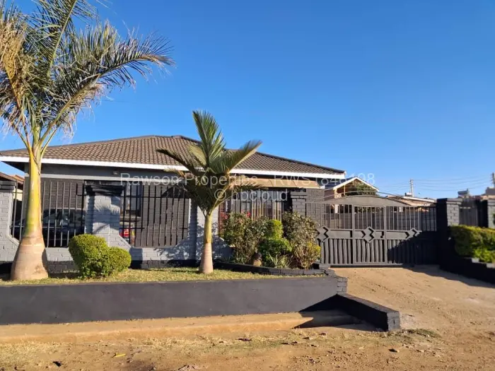 4 Bedroom House for Sale in Madokero Estates, Harare