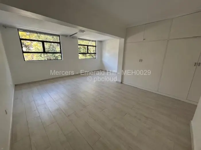 Townhouse/Complex/Cluster to Rent in Avondale