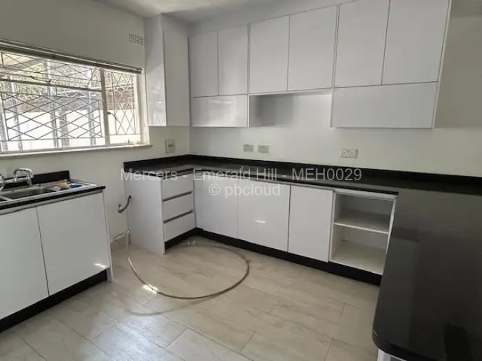 Townhouse/Complex/Cluster to Rent in Avondale