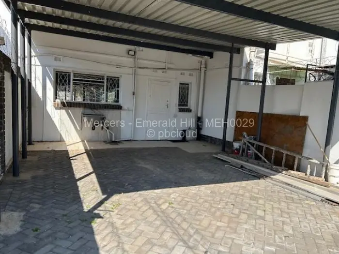 Townhouse/Complex/Cluster to Rent in Avondale