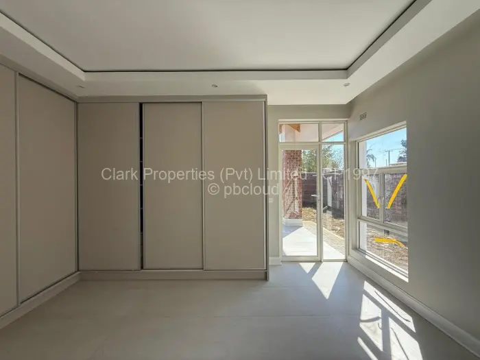 Townhouse/Complex/Cluster to Rent in Mount Pleasant