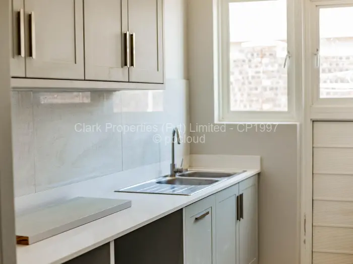 Townhouse/Complex/Cluster to Rent in Mount Pleasant, Harare