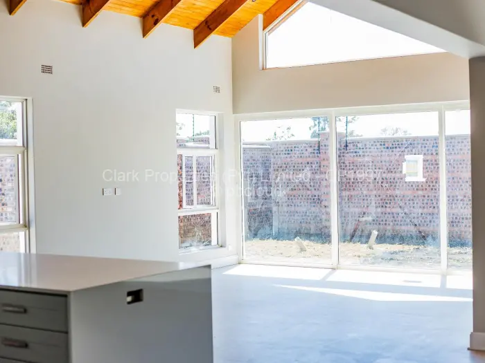 Townhouse/Complex/Cluster to Rent in Mount Pleasant, Harare