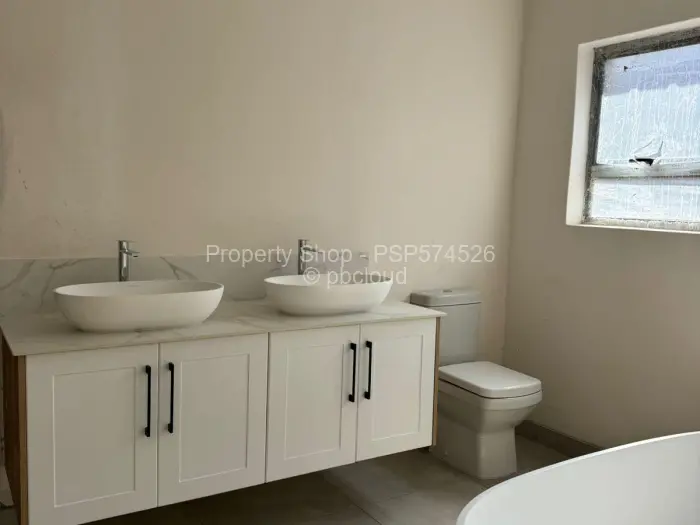 Townhouse/Complex/Cluster for Sale in Newlands, Harare