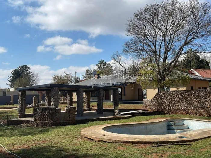 4 Bedroom House for Sale in Hillside Byo, Bulawayo