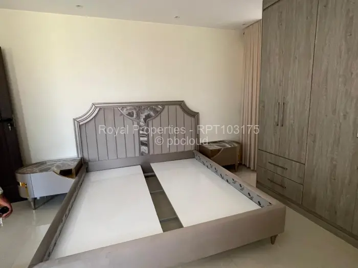 Townhouse/Complex/Cluster to Rent in Glen Lorne
