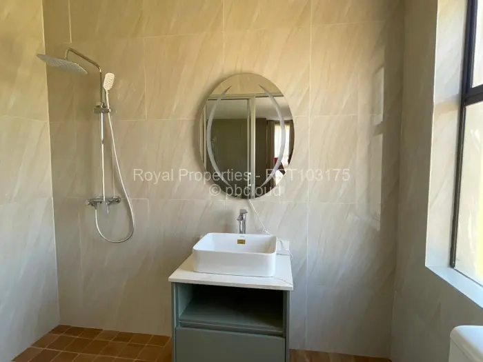 Townhouse/Complex/Cluster to Rent in Glen Lorne