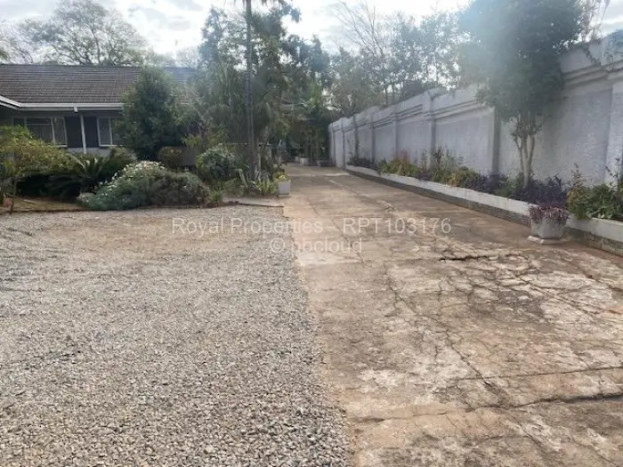 4 Bedroom House to Rent in Eastlea
