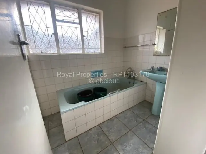 4 Bedroom House to Rent in Eastlea