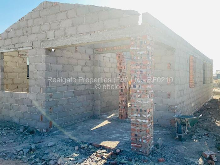 2 Bedroom House for Sale in Cowdray Park, Bulawayo