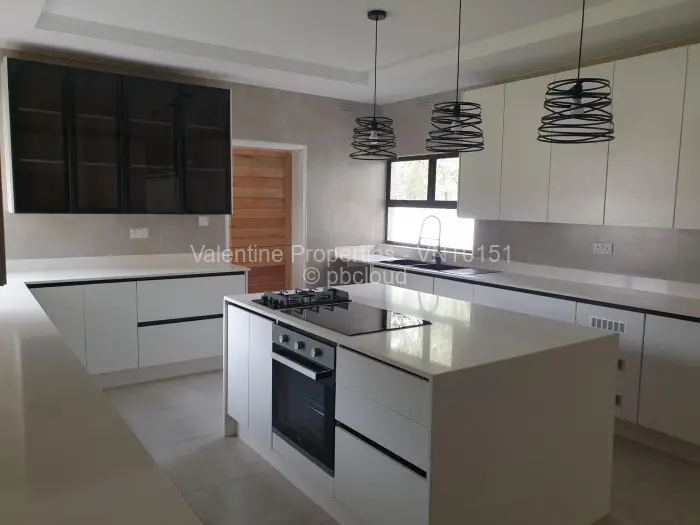 7 Bedroom House to Rent in Kambanji, Harare