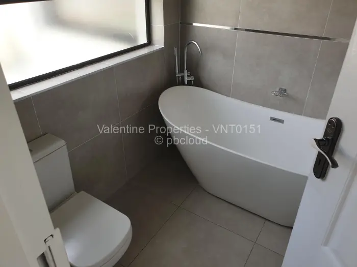 7 Bedroom House to Rent in Kambanji, Harare