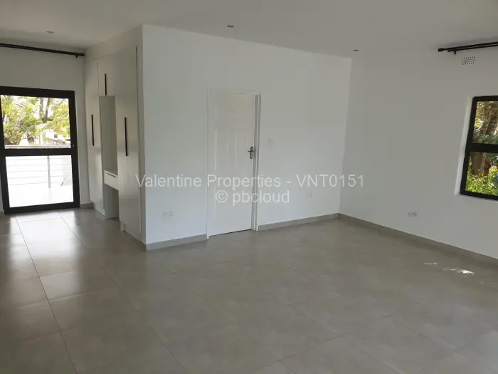 7 Bedroom House to Rent in Kambanji, Harare