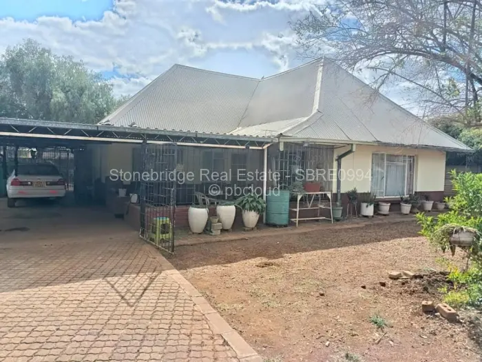 3 Bedroom House to Rent in Queens Park West, Bulawayo