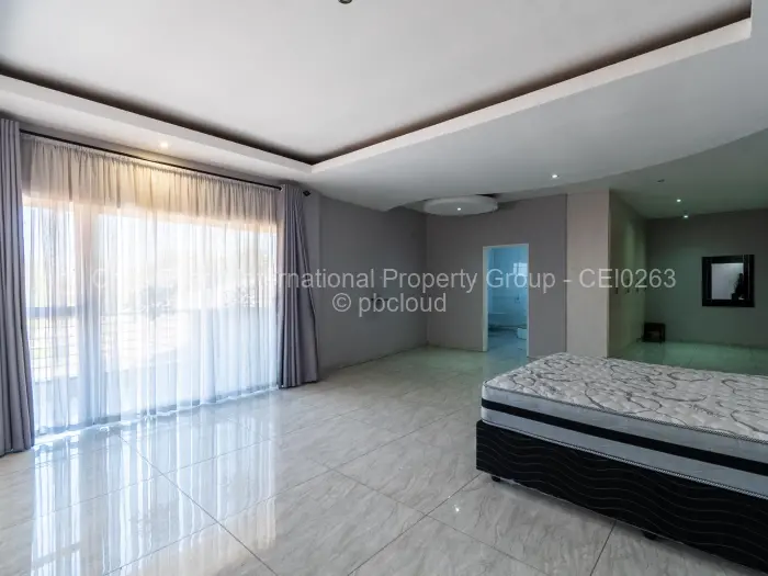 7 Bedroom House to Rent in Greystone Park