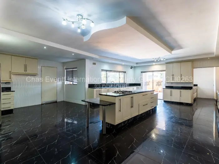 7 Bedroom House to Rent in Greystone Park