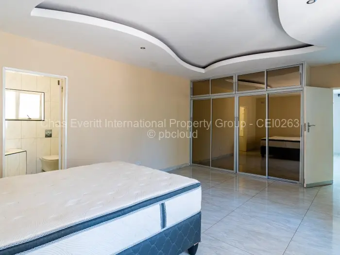 7 Bedroom House to Rent in Greystone Park