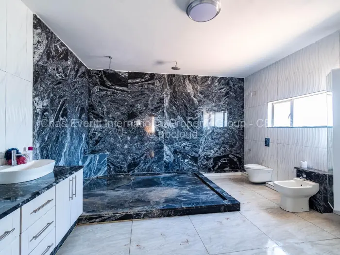 7 Bedroom House to Rent in Greystone Park