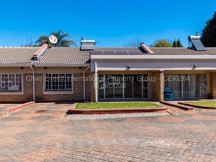 Townhouse/Cluster to Rent in Newlands, Harare