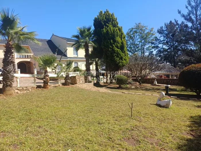6 Bedroom House for Sale in Burnside, Bulawayo