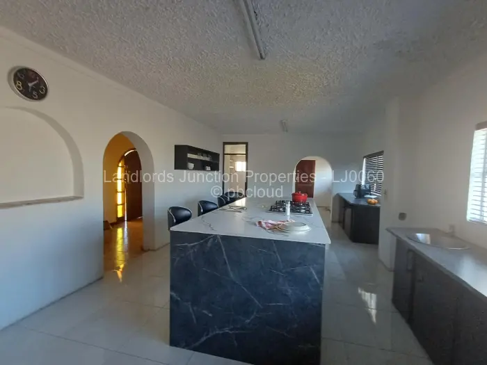 6 Bedroom House for Sale in Burnside, Bulawayo