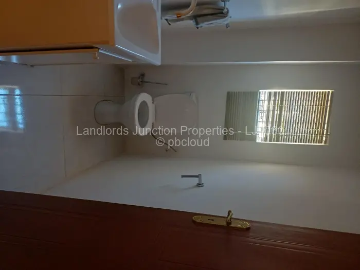 6 Bedroom House for Sale in Burnside, Bulawayo