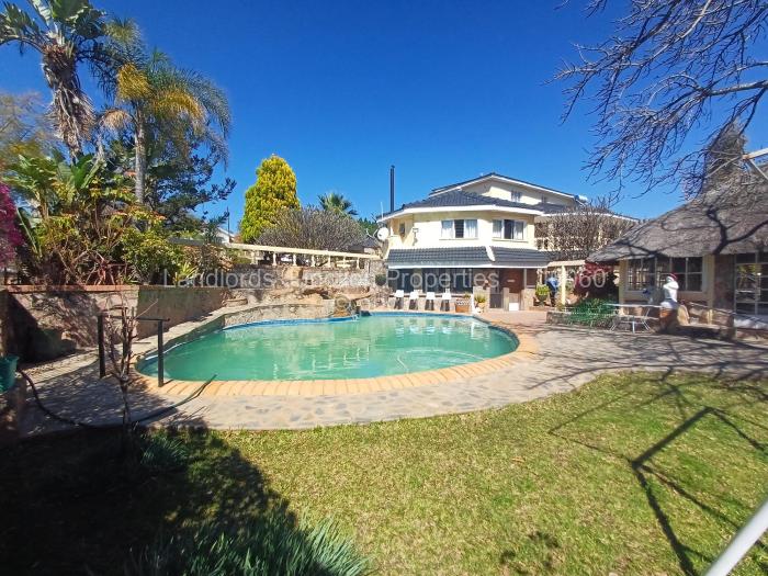 6 Bedroom House for Sale in Burnside, Bulawayo