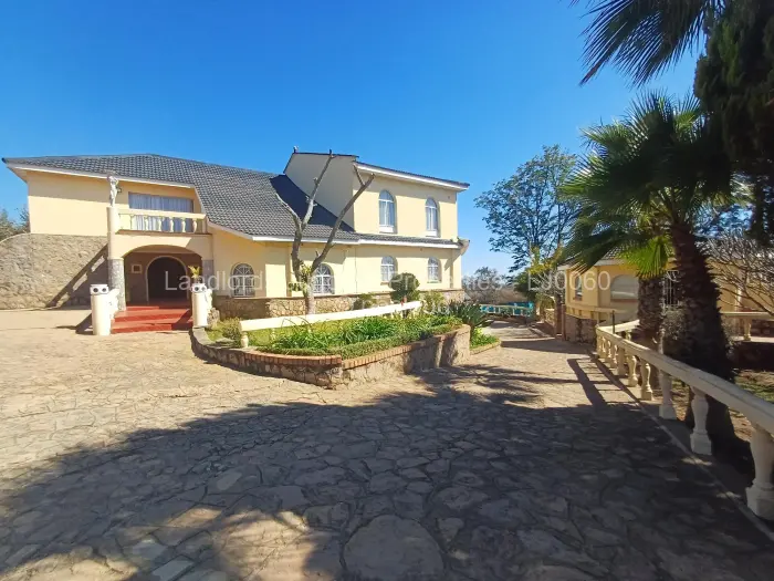 6 Bedroom House for Sale in Burnside, Bulawayo