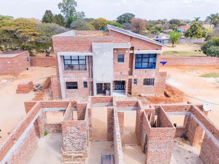 Townhouse/Cluster for Sale in Waterfalls, Harare