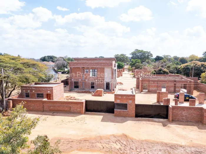 Townhouse/Cluster for Sale in Waterfalls, Harare