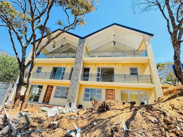 Townhouse/Cluster to Rent in Greystone Park, Harare