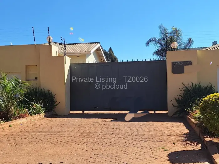 Townhouse/Complex/Cluster to Rent in Greendale, Harare