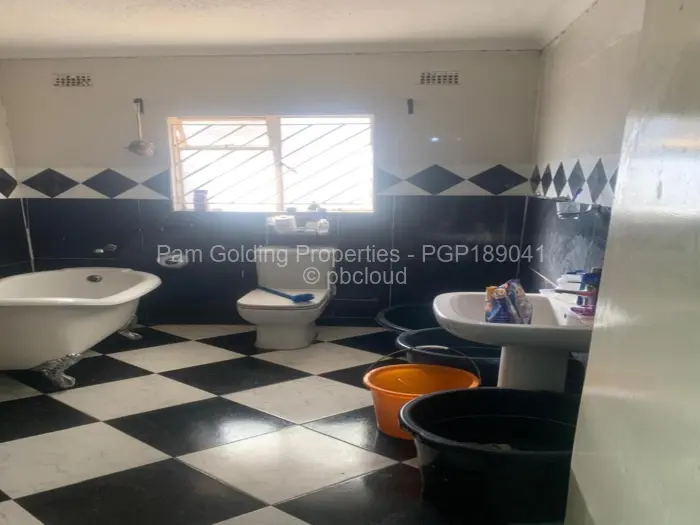 4 Bedroom House for Sale in Zimre Park, Harare