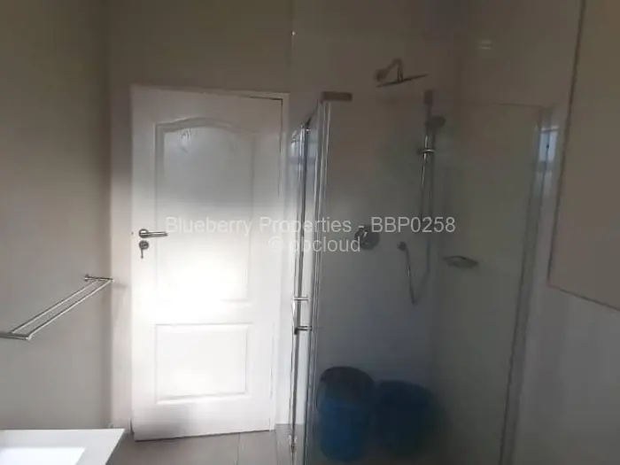 Townhouse/Complex/Cluster to Rent in Greendale, Harare