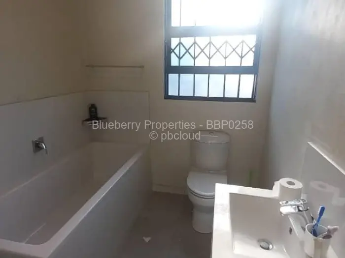 Townhouse/Complex/Cluster to Rent in Greendale, Harare