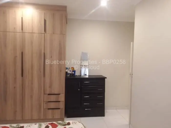 Townhouse/Complex/Cluster to Rent in Greendale, Harare